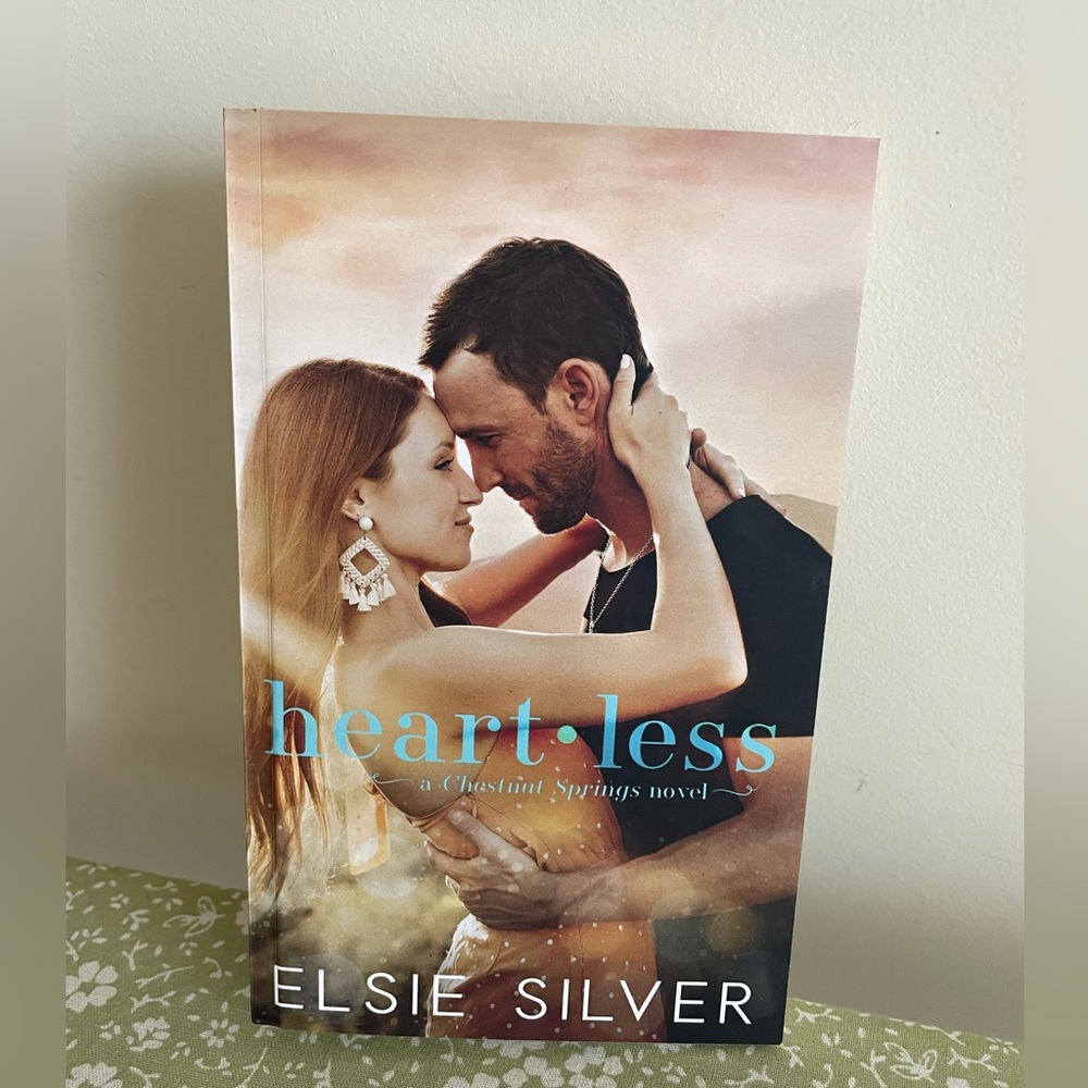 Elsie Silver
Heartless paperback book